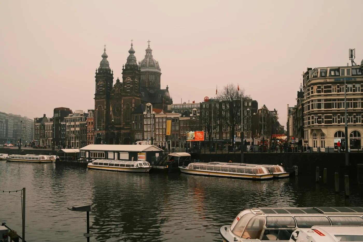 Web Hosting in Amsterdam, Netherlands - GRADAX