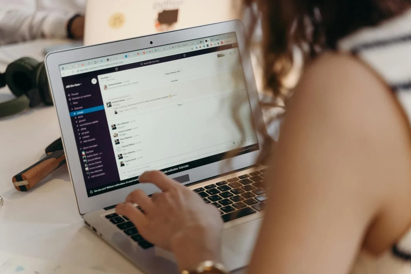 Um endereço de e-mail profissional que faz a sua empresa services by GRADAX