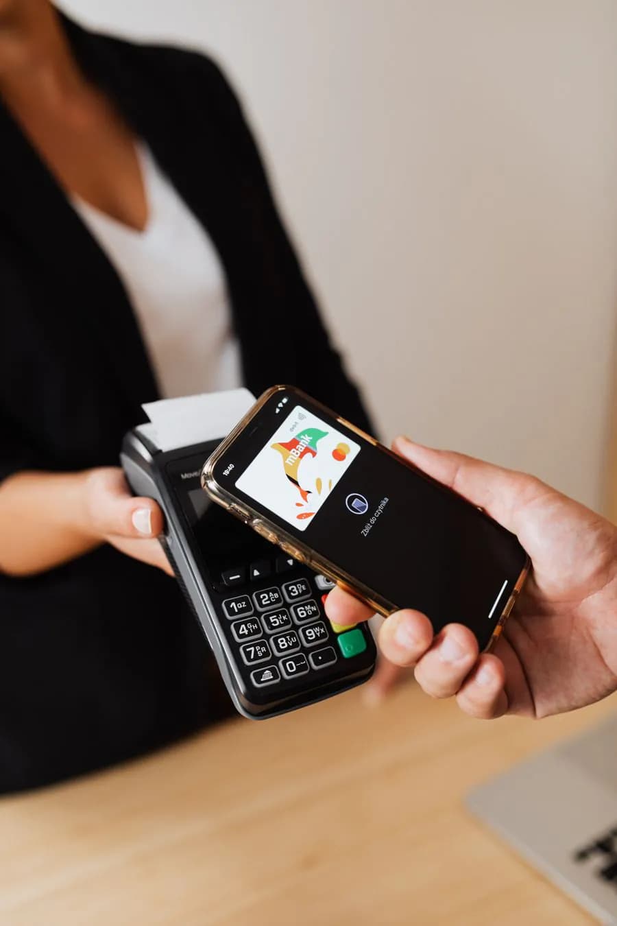 Platba mobilom na kartovom termináli
