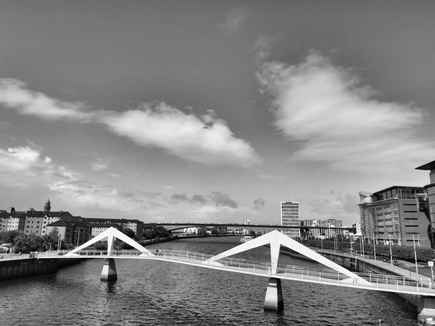 Web Hosting in Glasgow, United Kingdom - GRADAX